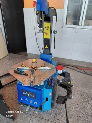 Industrial Heavy Duty Tyre Changer Machine.