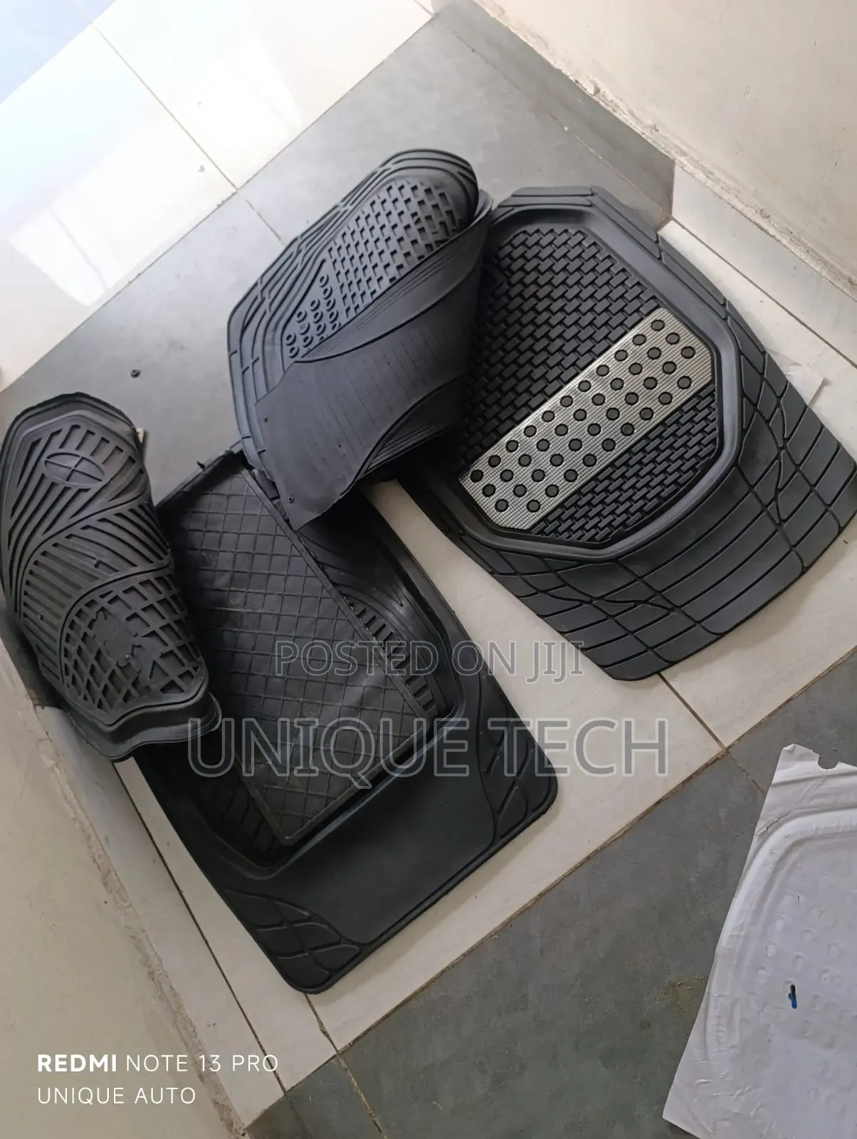 No.1 Quality Rubber Mats / Black With Silver Design