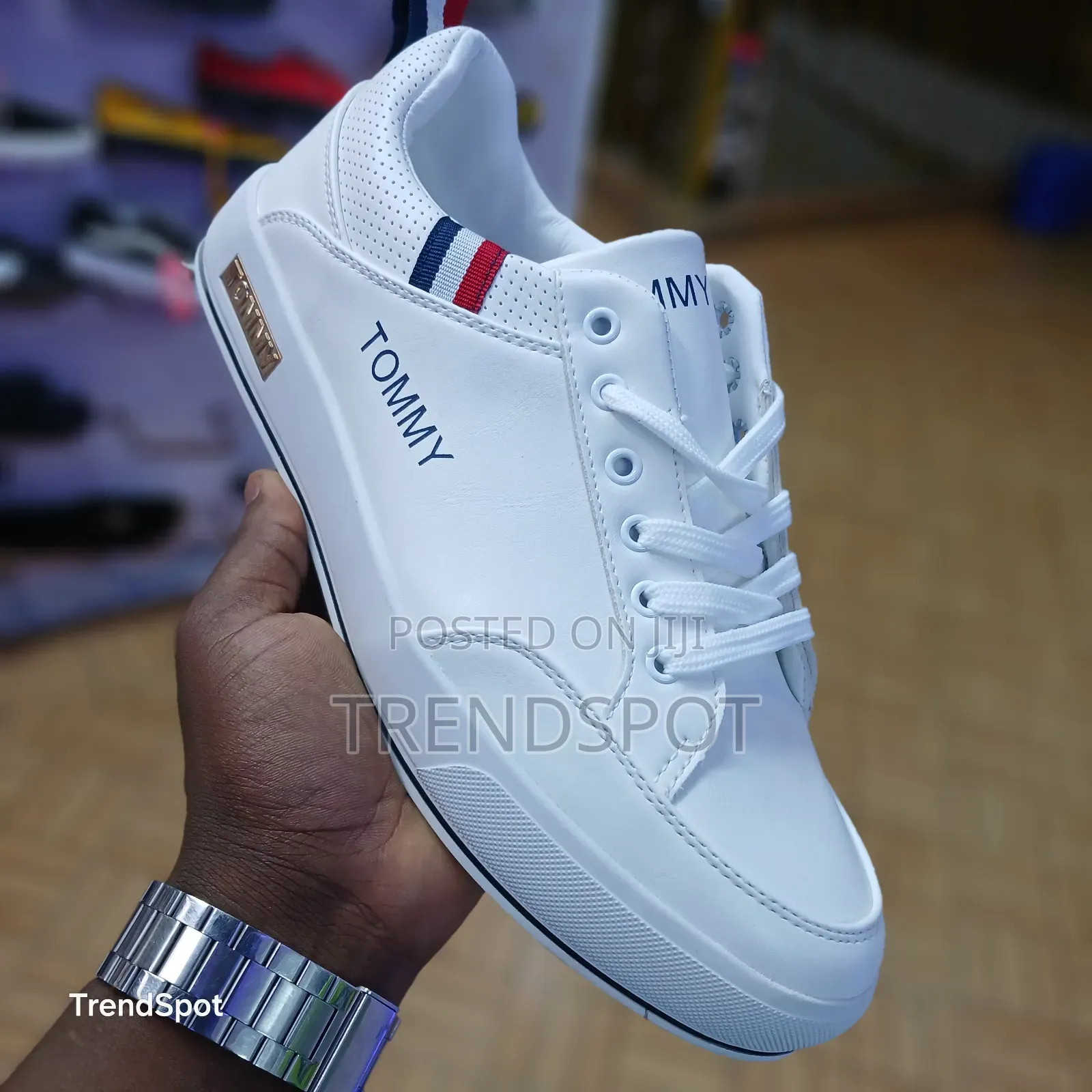 Tommy White Size 40-45