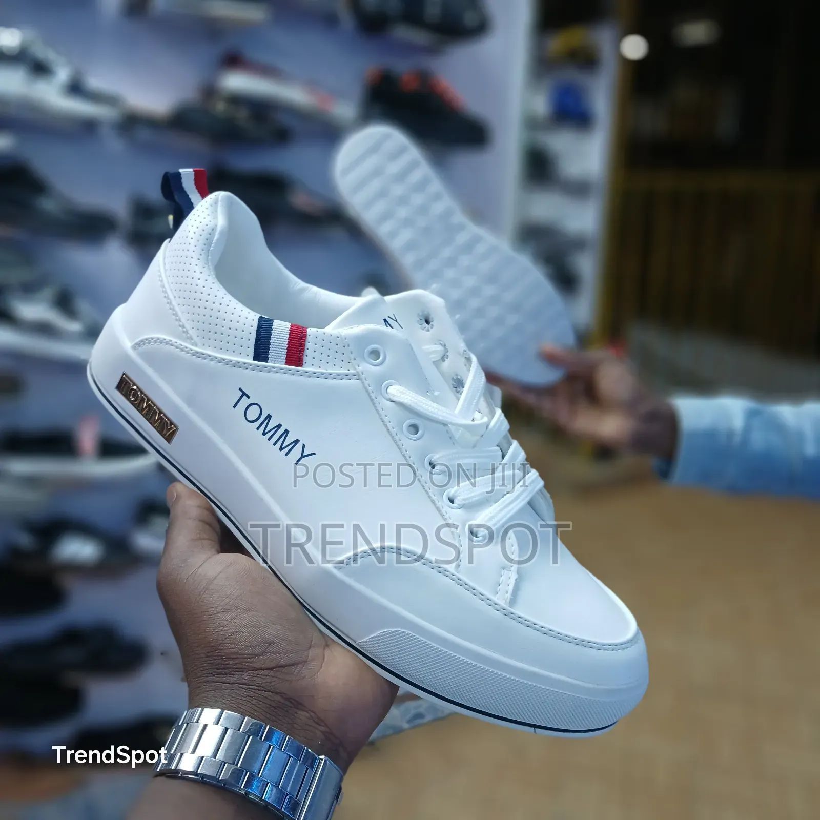 Tommy White Size 40-45