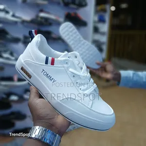 Tommy White Size 40-45