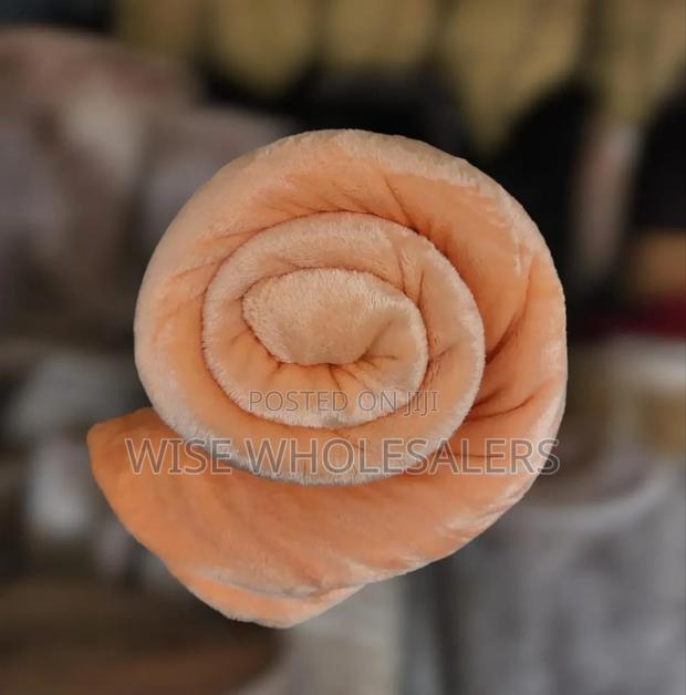 *Fleece Coloured Blankets* 
⏩Durable.
⏩Breathable. - thumbnail 4