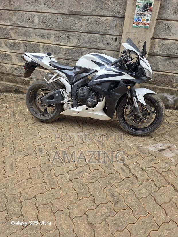 Honda CBR 2013 White