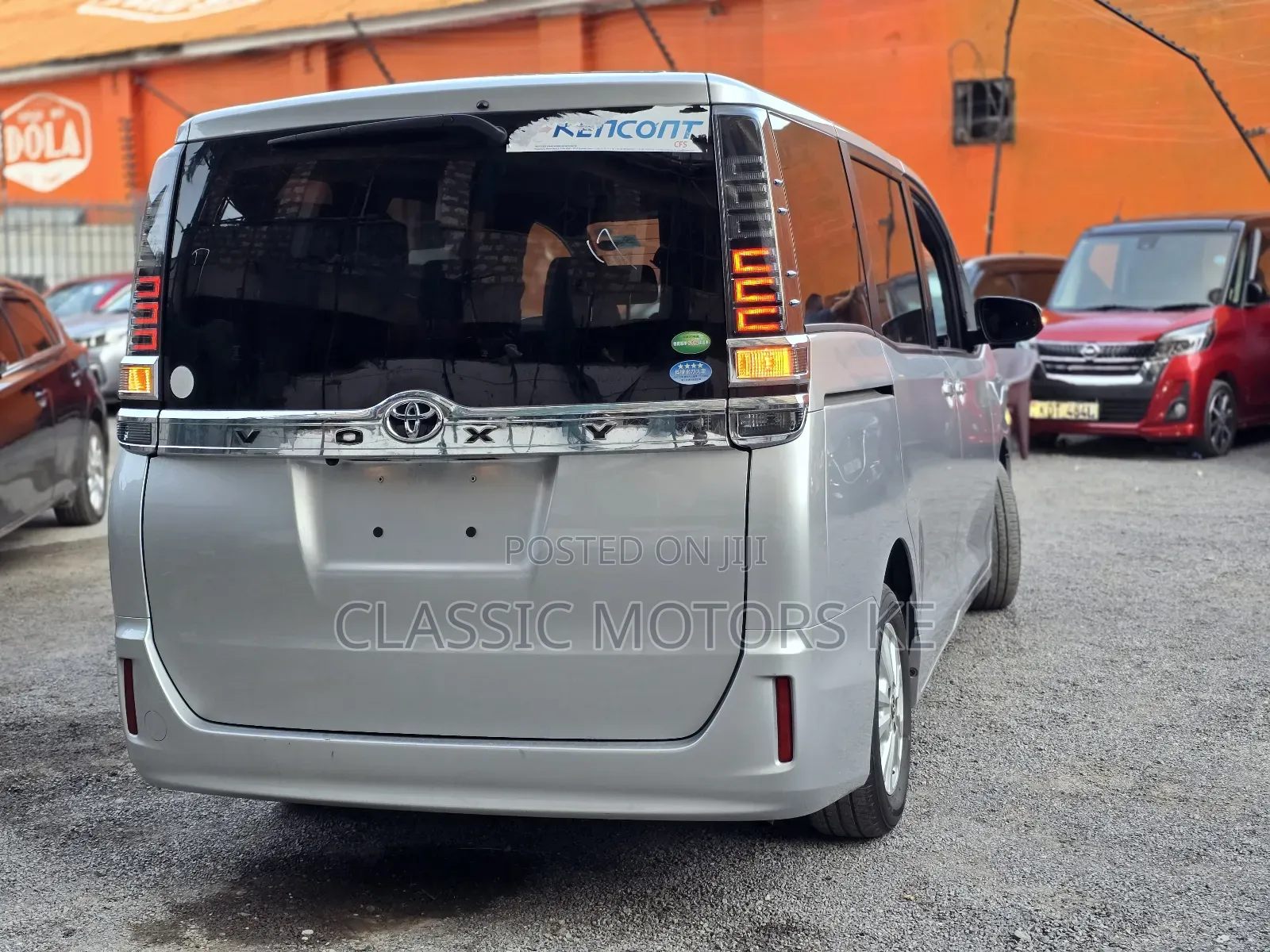 Toyota Voxy 2018 Silver