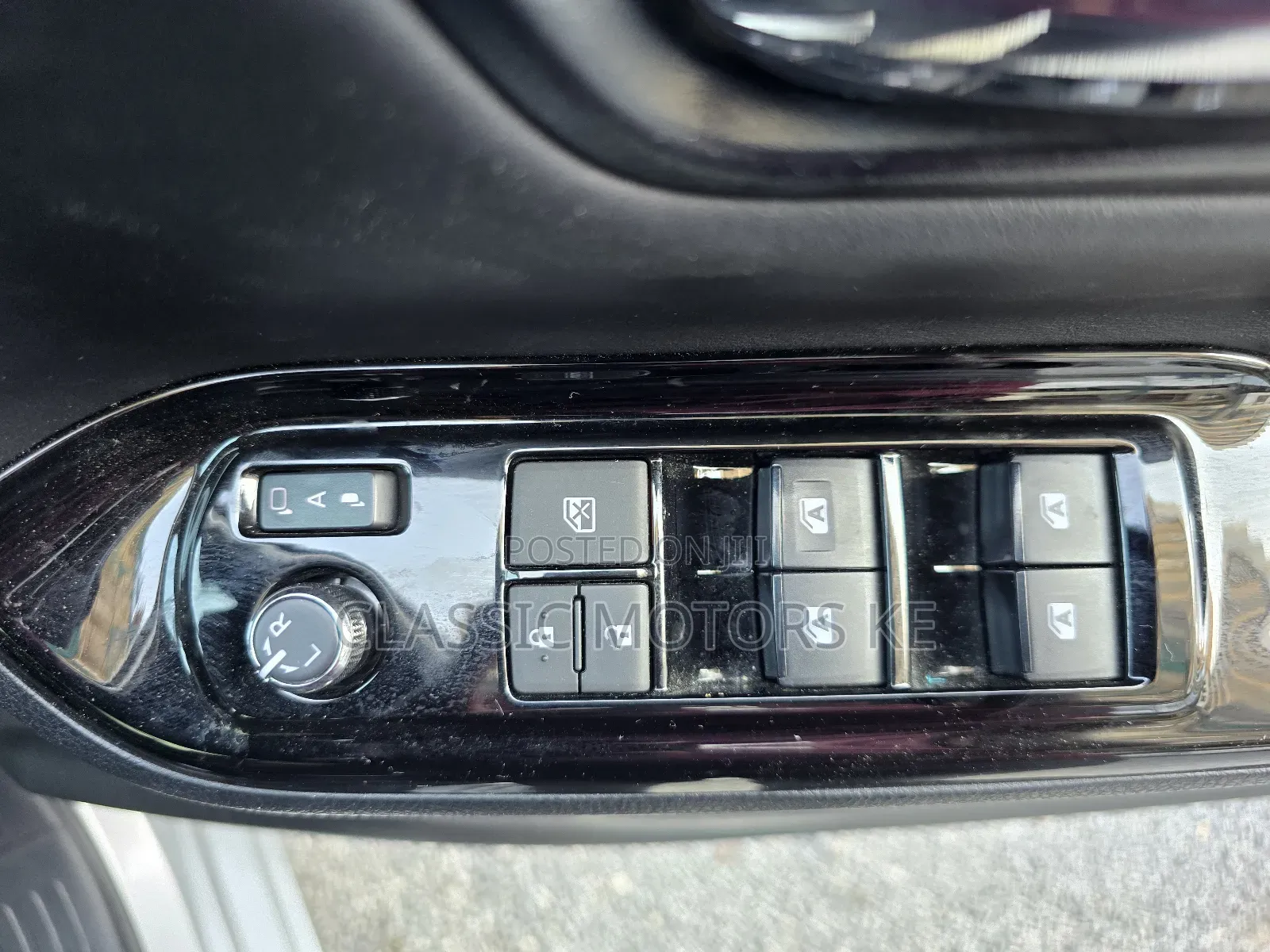 Toyota Voxy 2018 Silver