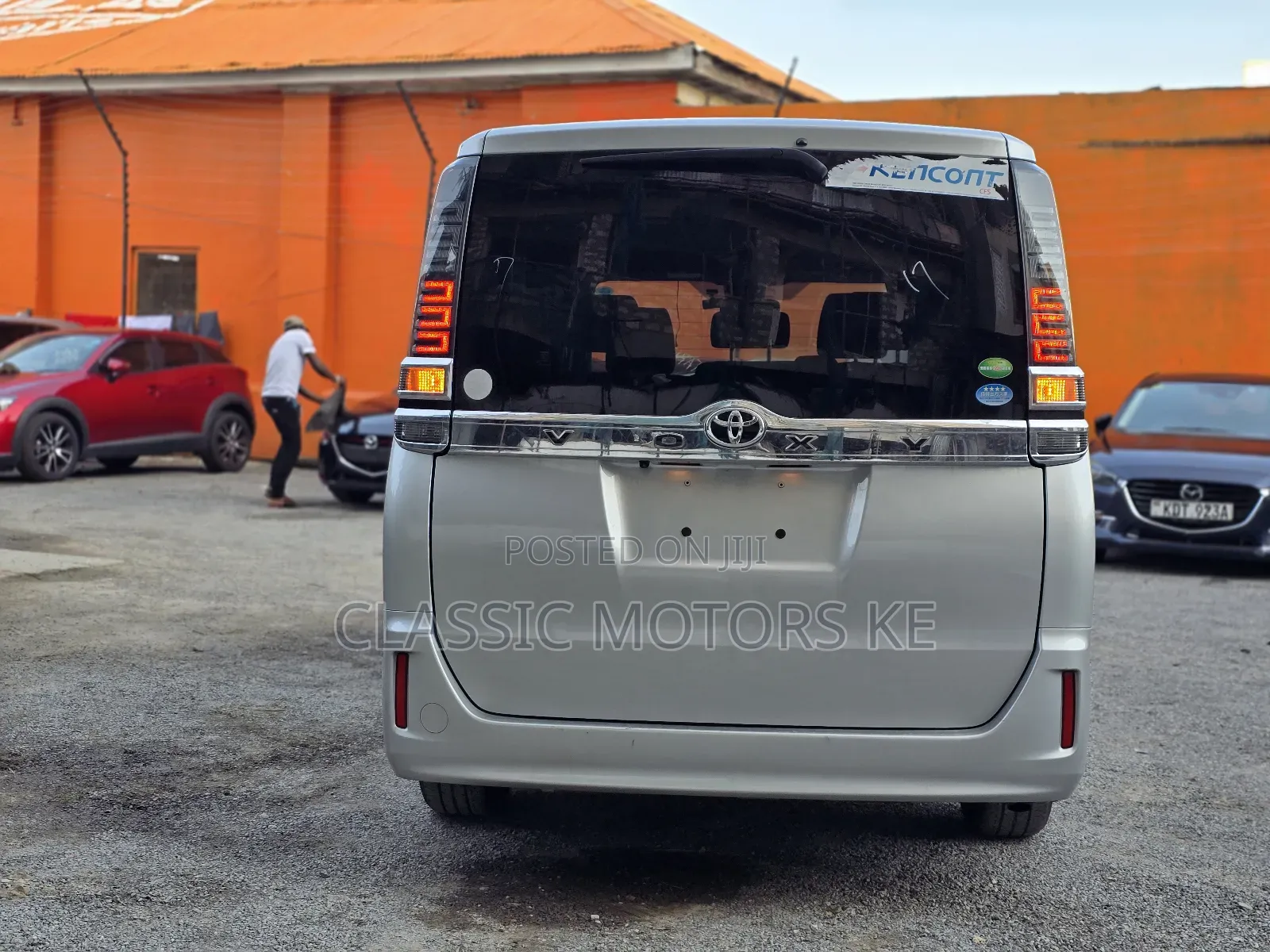 Toyota Voxy 2018 Silver