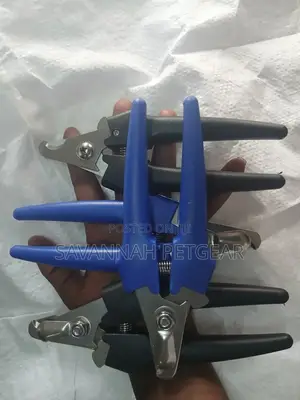Tail Clamp Cutters in Livestock Farming for Tail Docking