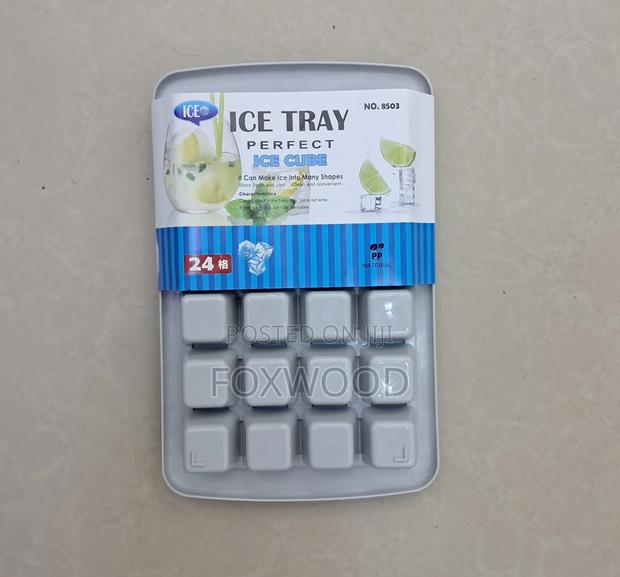Ice Cube Tray With a Lid, 24 Section - thumbnail 3