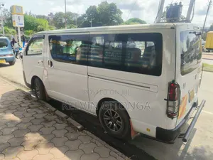 Toyota HiAce 2017 White