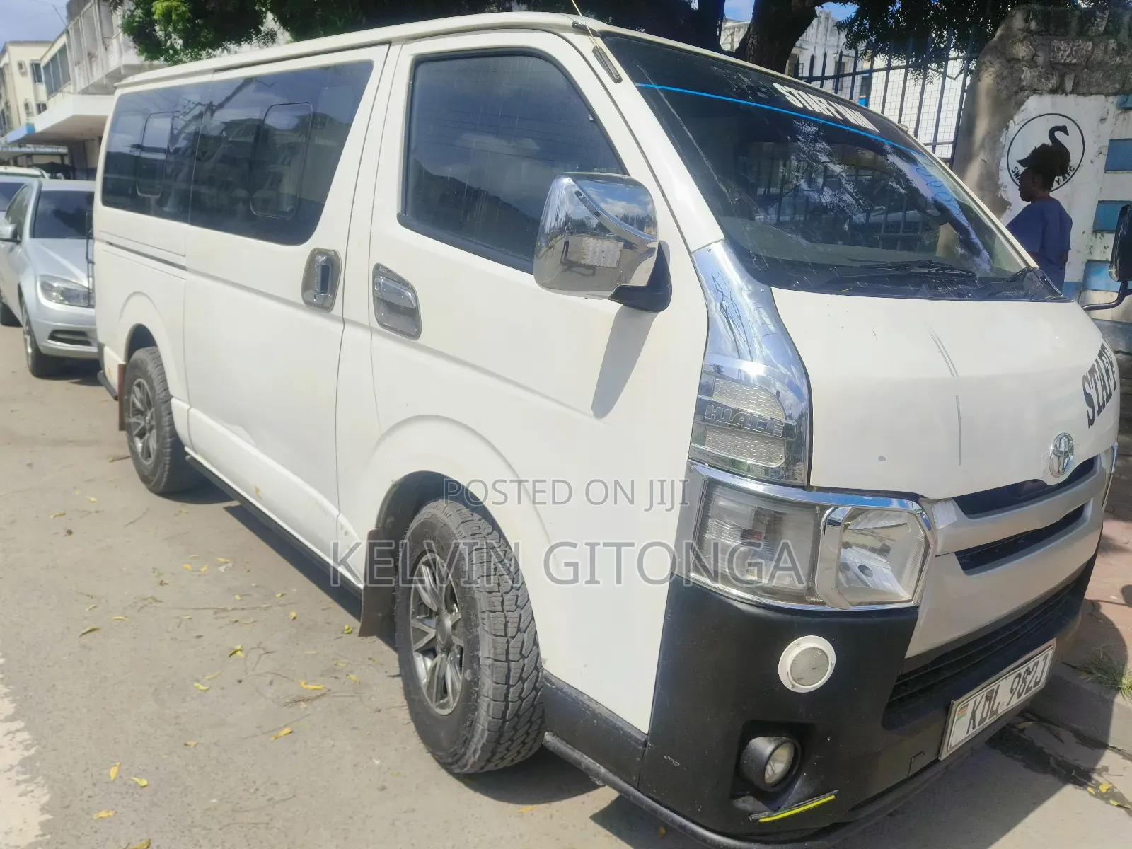 Toyota HiAce 2017 White