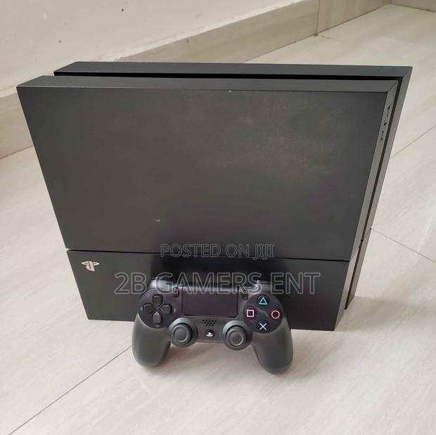Ps4 Standard 1 Pad and All Cables