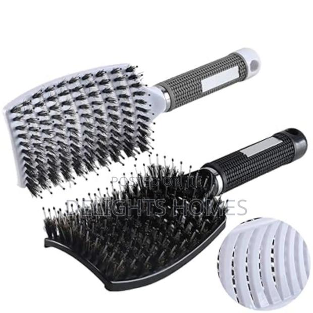 Curved Vented Detangling Comb_za
