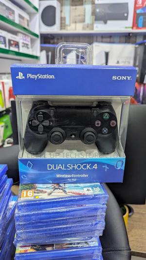 Sony Dualshock 4 Wireless Controller - thumbnail 2