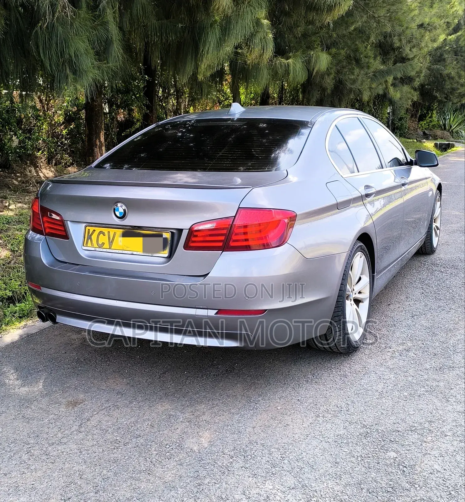 BMW 528i 2011 Gray