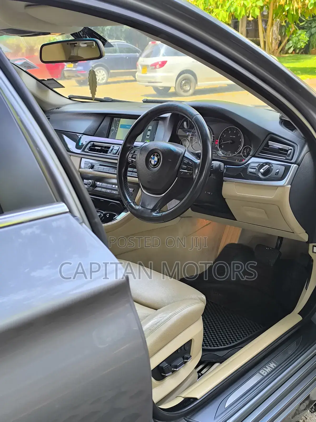 BMW 528i 2011 Gray