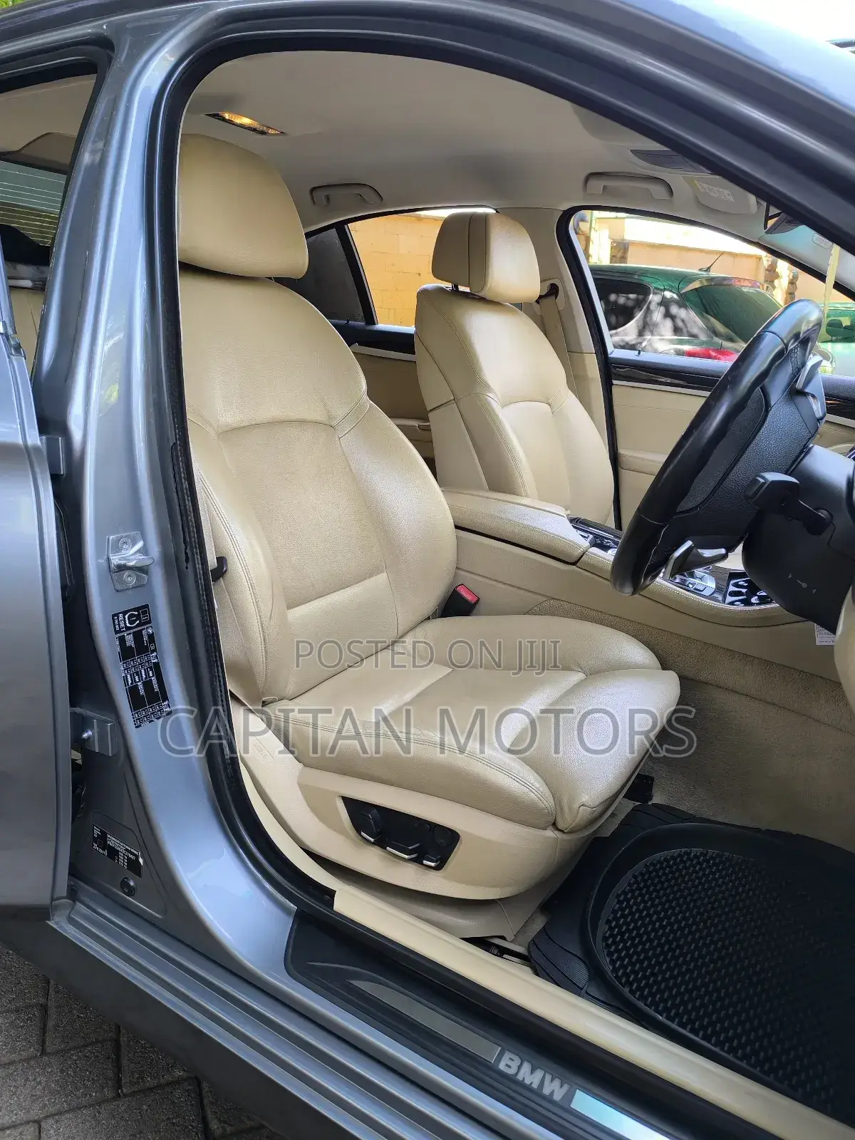 BMW 528i 2011 Gray
