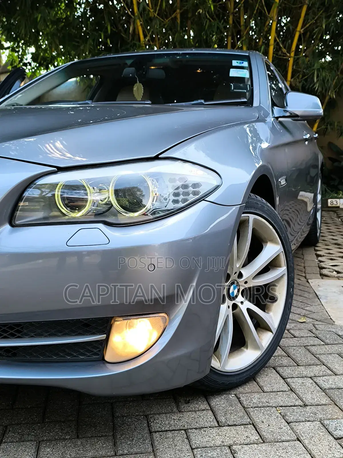 BMW 528i 2011 Gray