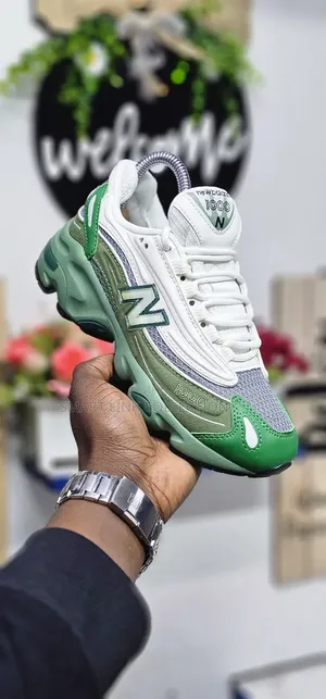  New Balance 1000