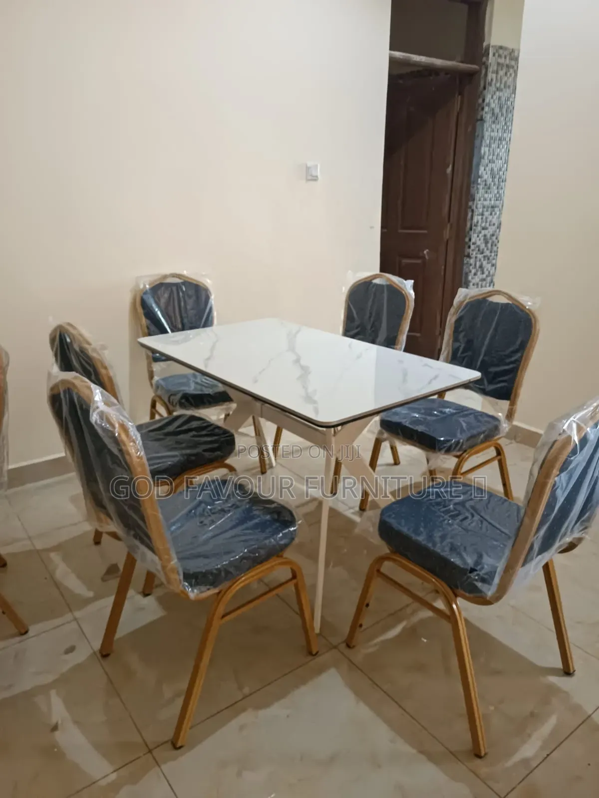 Quality Dining Table With Six Chairs Set Jh6y