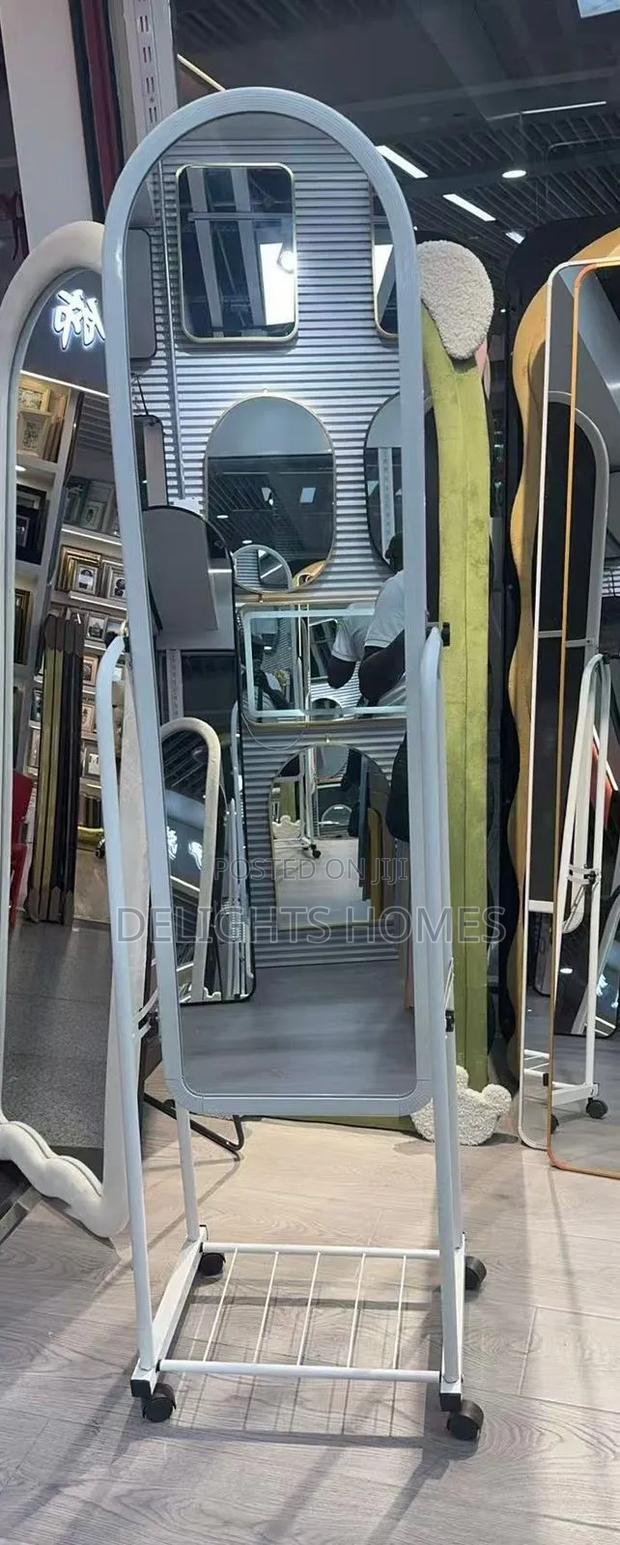 Dressing Mirror_hl - main view