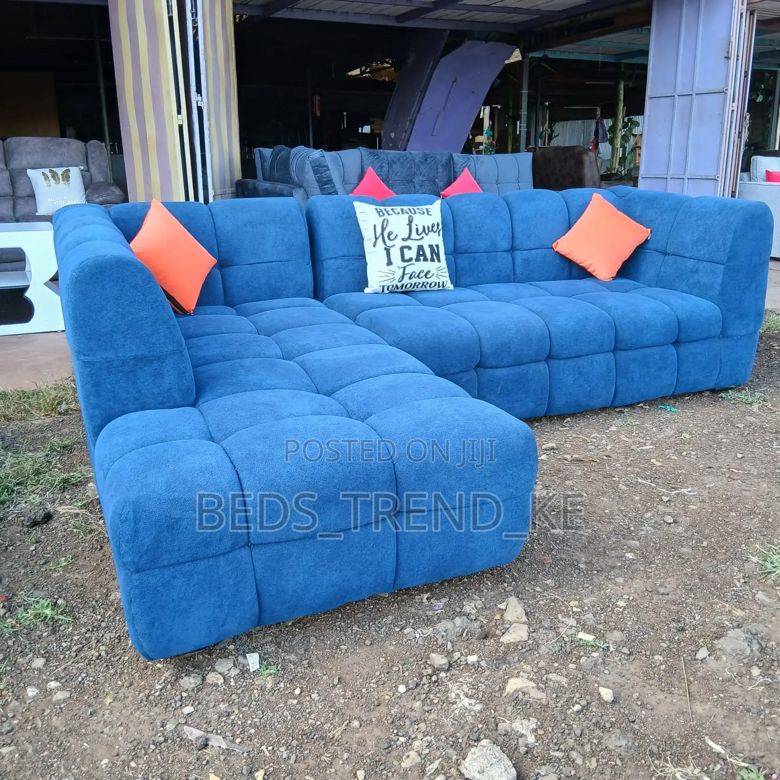 6 Seater Bubble L Seat With Free Throw Pillows