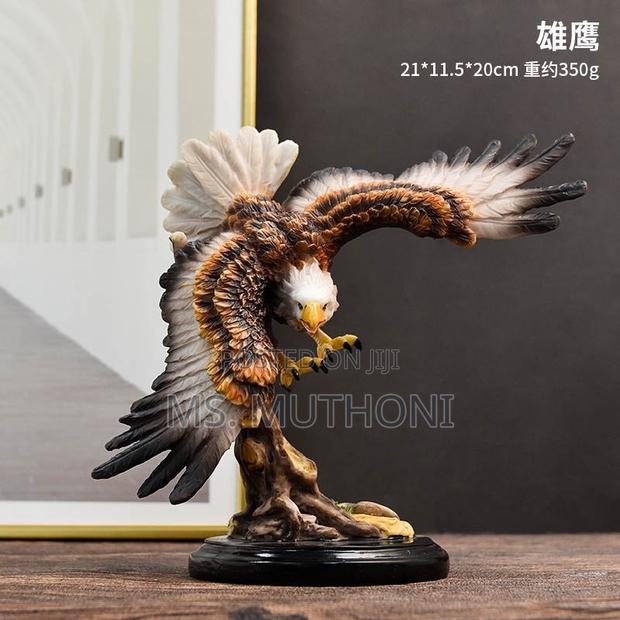 ★ Resin American Falcon Eagle Figurine - main view