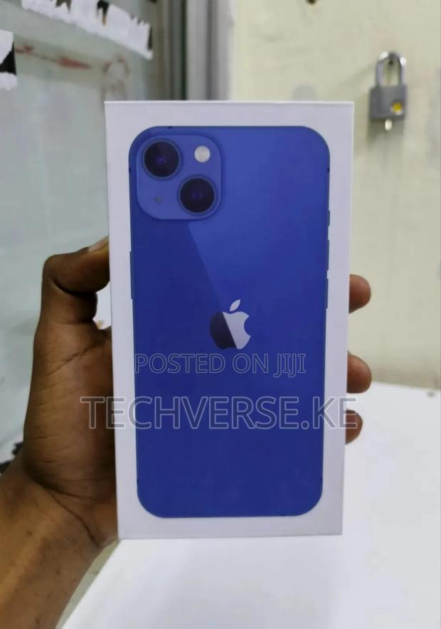 New Apple iPhone 13 256 GB Blue - main view