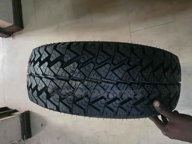 235/65r17 Petromax Tyre - thumbnail 2