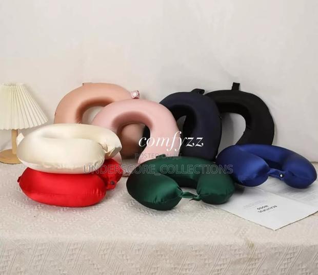 U Shaped Travel Neck Pillow - thumbnail 3