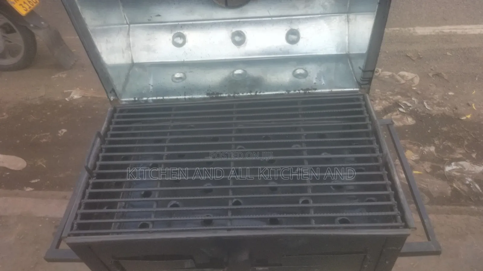 Long Lasting Enclosed Mild Steel Meat Grill