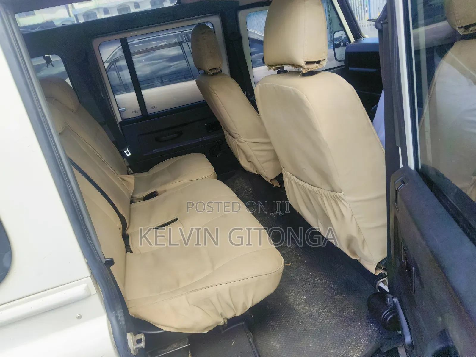 Land Rover Discovery 2017 White
