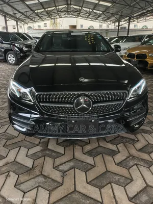 Mercedes-Benz 300E 2018 Black