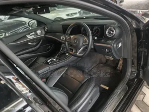 Mercedes-Benz 300E 2018 Black