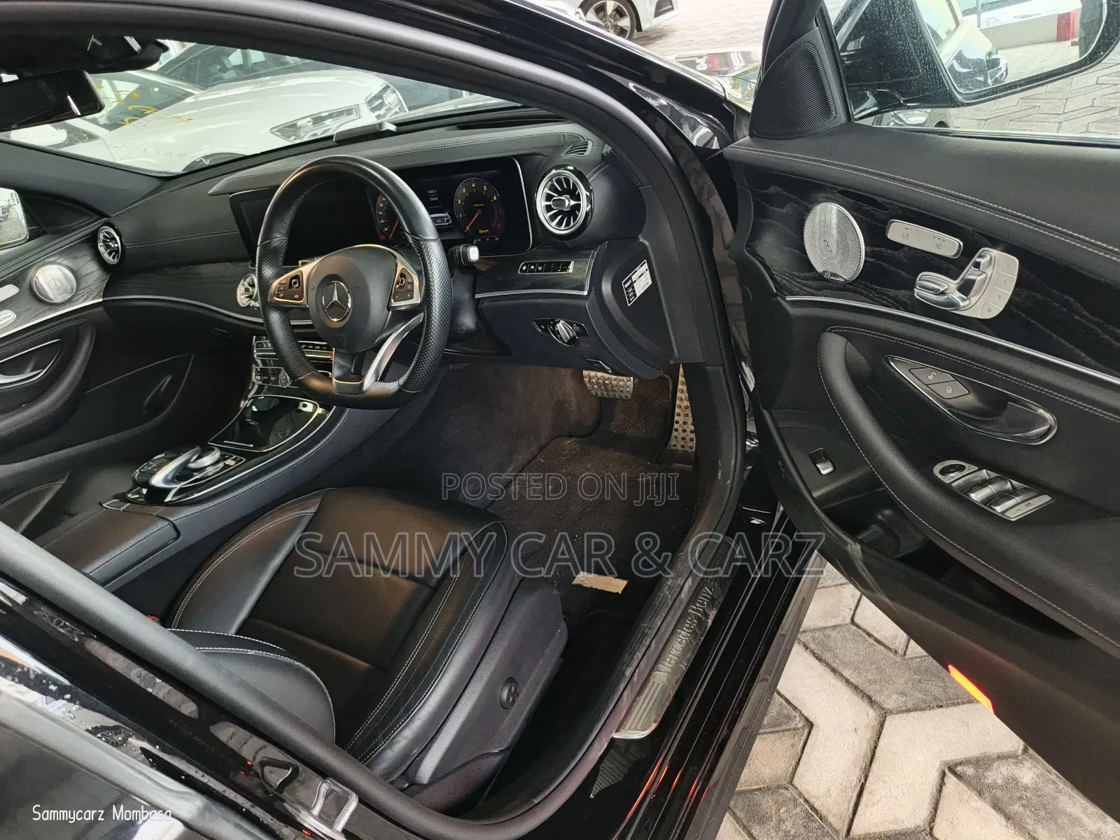 Mercedes-Benz 300E 2018 Black