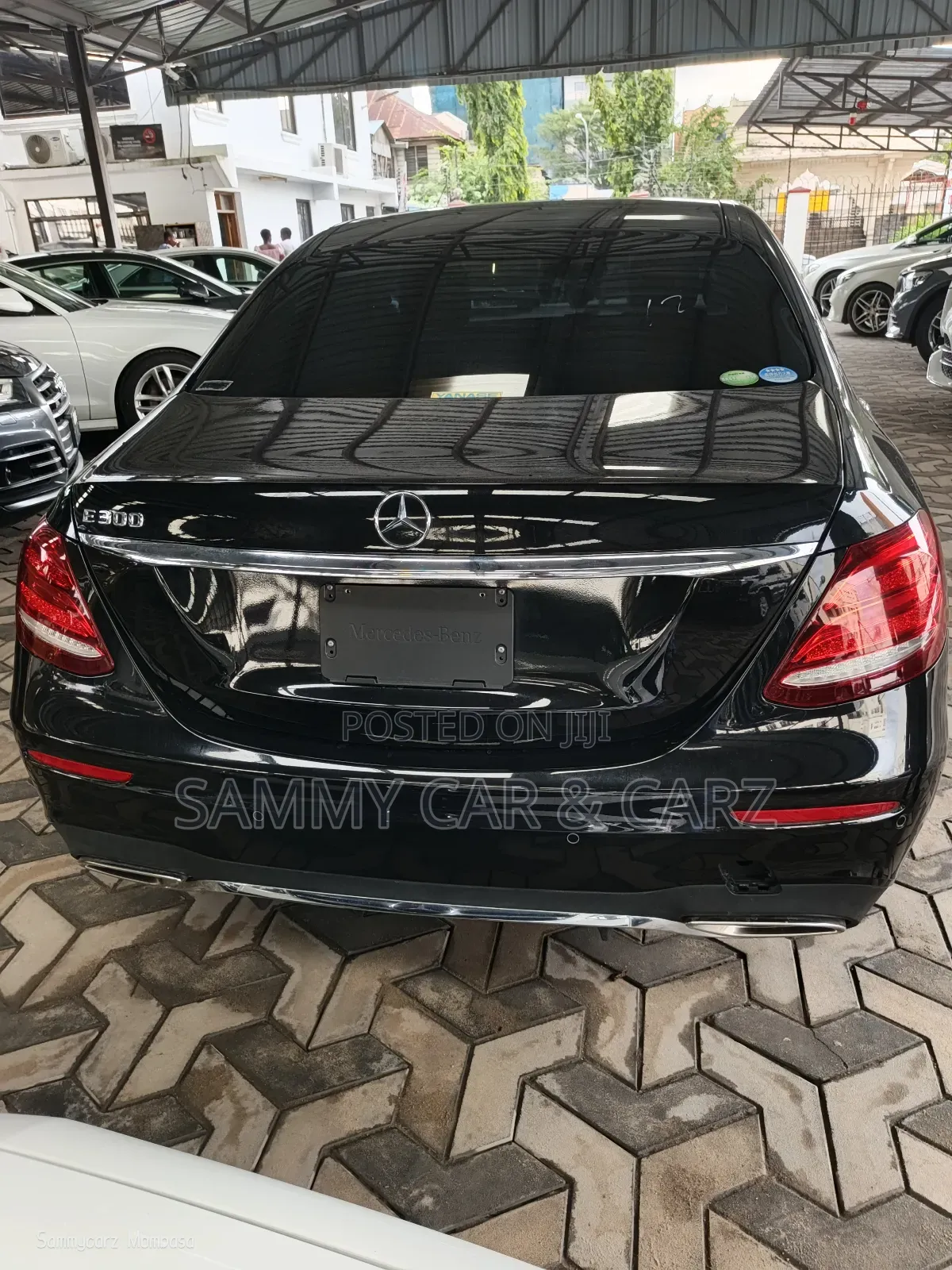 Mercedes-Benz 300E 2018 Black
