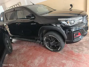 Toyota Hilux 2019 Black