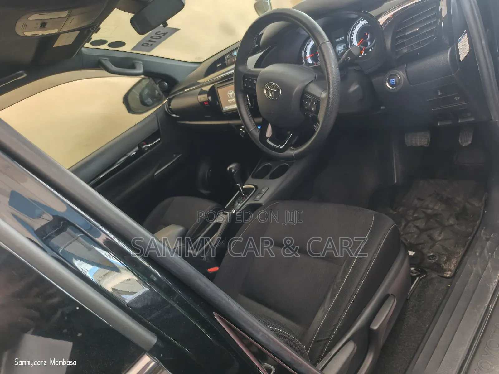 Toyota Hilux 2019 Black