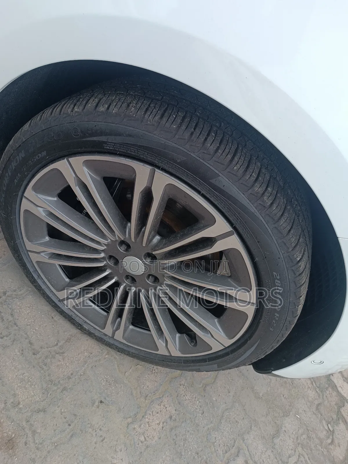 Land Rover Range Rover 2024 White
