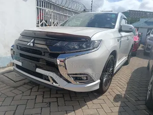 Mitsubishi Outlander 2018 White