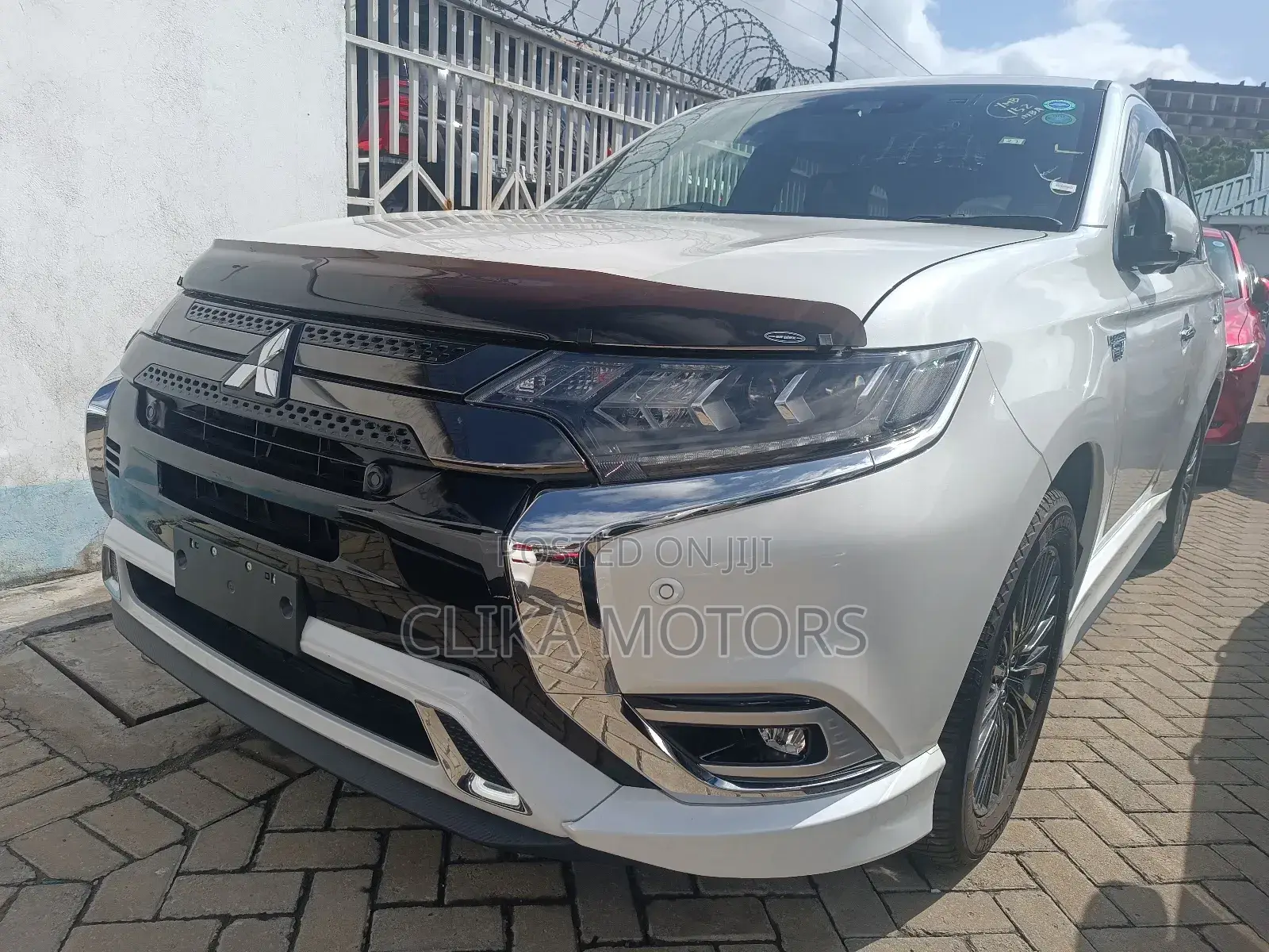 Mitsubishi Outlander 2018 White