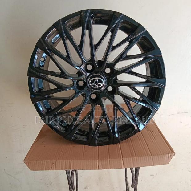 Size 17/5/114 Lexus Rims Black - main view