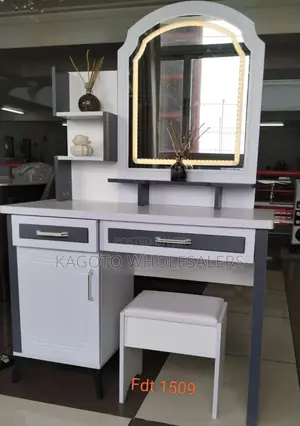 Big Size Dressing Table With Sliding Mirror