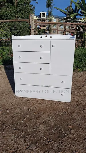 Spacious 4×4ft Chest of Drawers