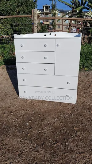 Spacious 4×4ft Chest of Drawers