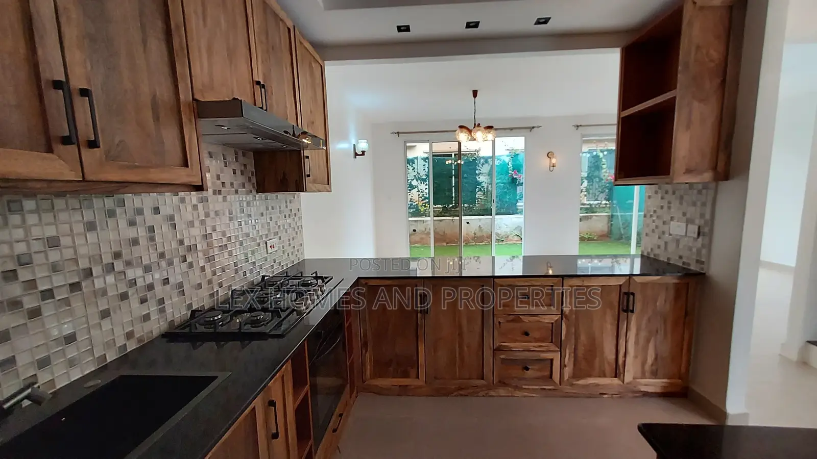 3bdrm Townhouse / Terrace in Gataka for rent
