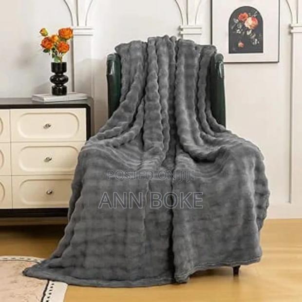 Thick Bubble Fleece Blanket, Luxury Mink Soft Blanket - thumbnail 4