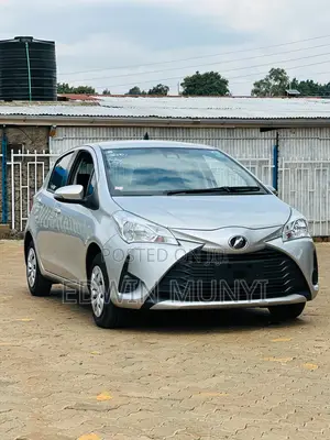 Toyota Vitz 1.3 AWD 5dr 2018 Silver
