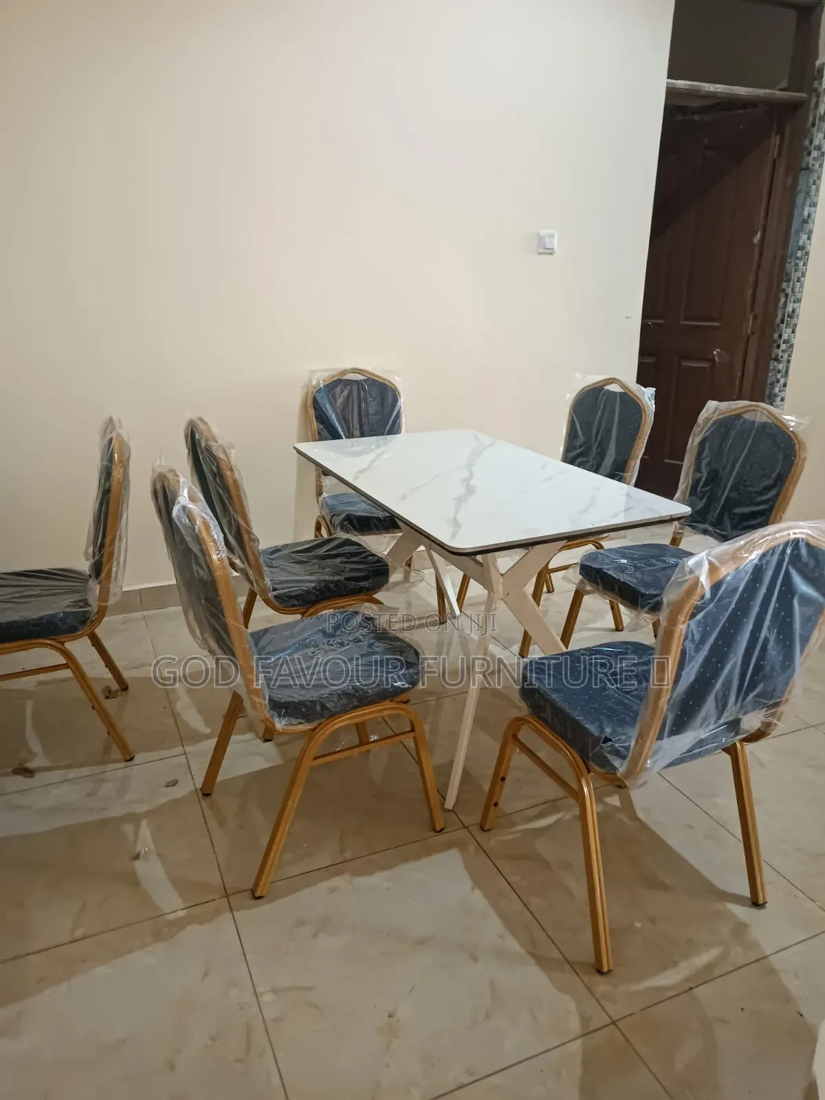 Elegant Modern Dining Table With 6 Chairs Set VCFR