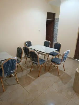 Vintage Dining Table/Hotel Table With 6 Chairs Kjh6t
