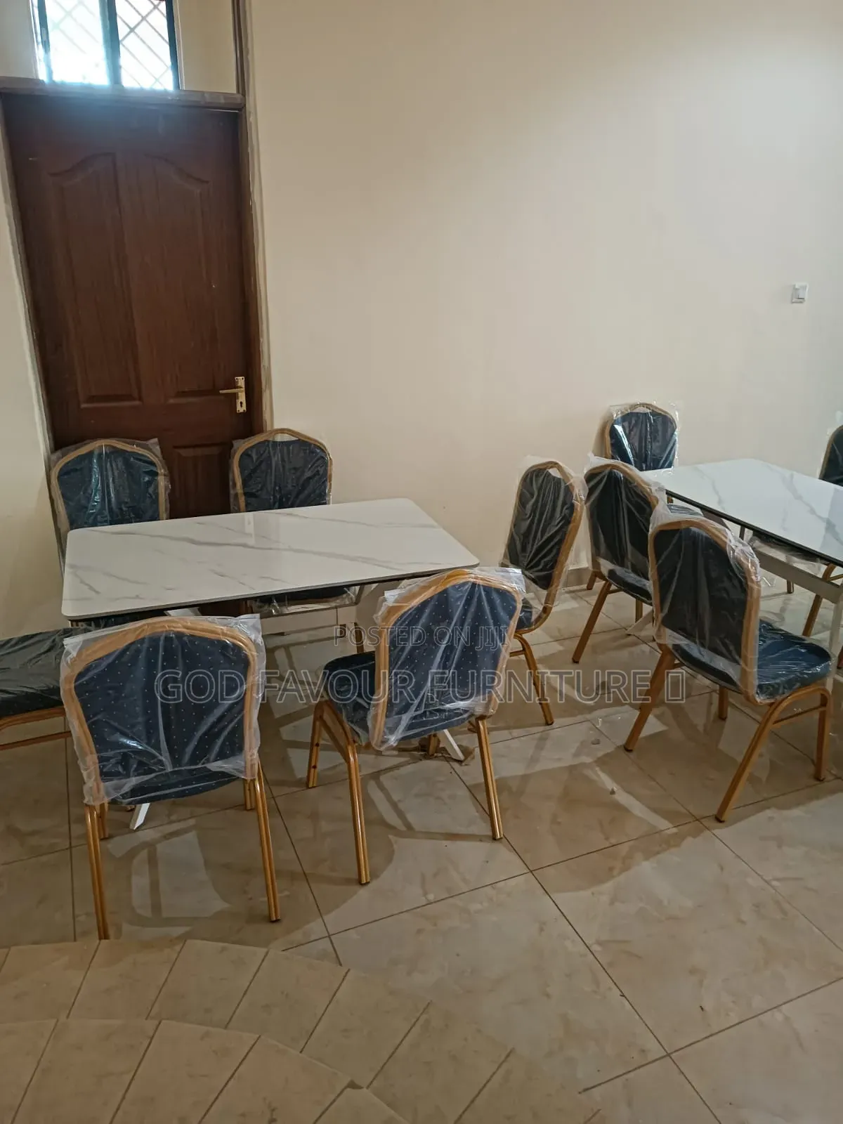 Generic Dining Table/Hotel Table With 6 Chairs Set Rew2